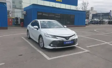 Toyota Camry 2018 года за 14 000 000 тг. в Алматы фото 2
