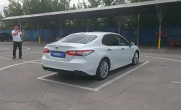 Toyota Camry 2018 года за 14 000 000 тг. в Алматы фото 3