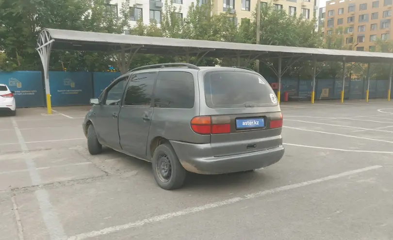Volkswagen Sharan 1996 года за 1 600 000 тг. в Алматы фото 4