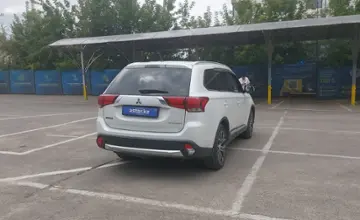 Mitsubishi Outlander 2015 года за 8 000 000 тг. в Алматы фото 3