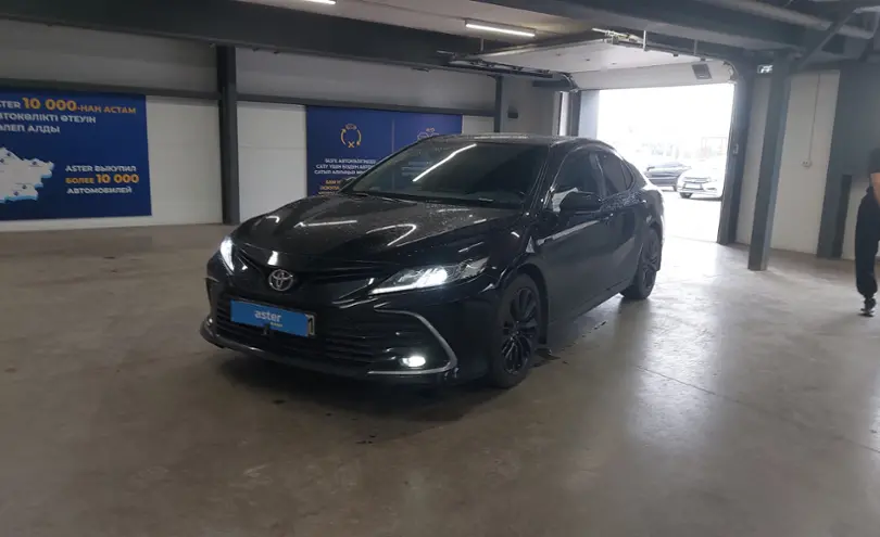 Toyota Camry 2021 года за 13 500 000 тг. в Астана
