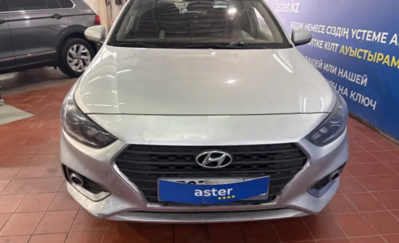 Hyundai Accent 2018 года за 6 500 000 тг. в Астана фото 2