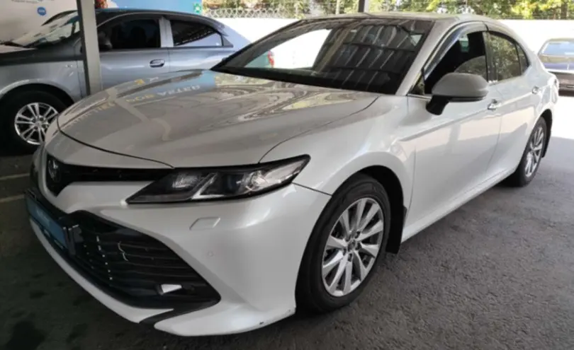 Toyota Camry 2019 года за 12 300 000 тг. в Алматы
