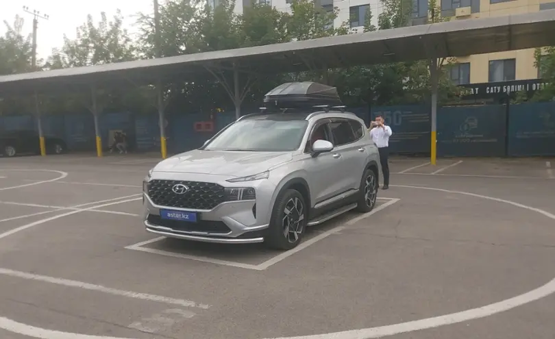 Hyundai Santa Fe 2023 года за 19 000 000 тг. в Алматы