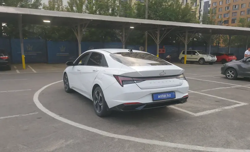 Hyundai Elantra 2022 года за 11 000 000 тг. в Алматы фото 4