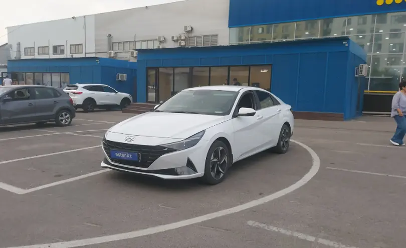 Hyundai Elantra 2022 года за 11 000 000 тг. в Алматы