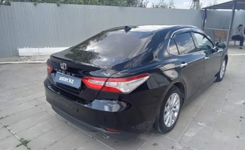 Toyota Camry 2019 года за 13 000 000 тг. в Уральск фото 5