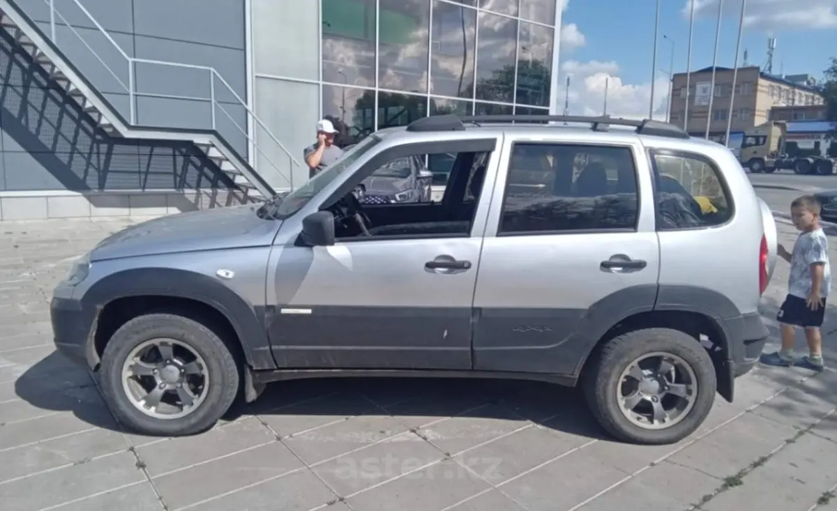 Chevrolet Niva 2012