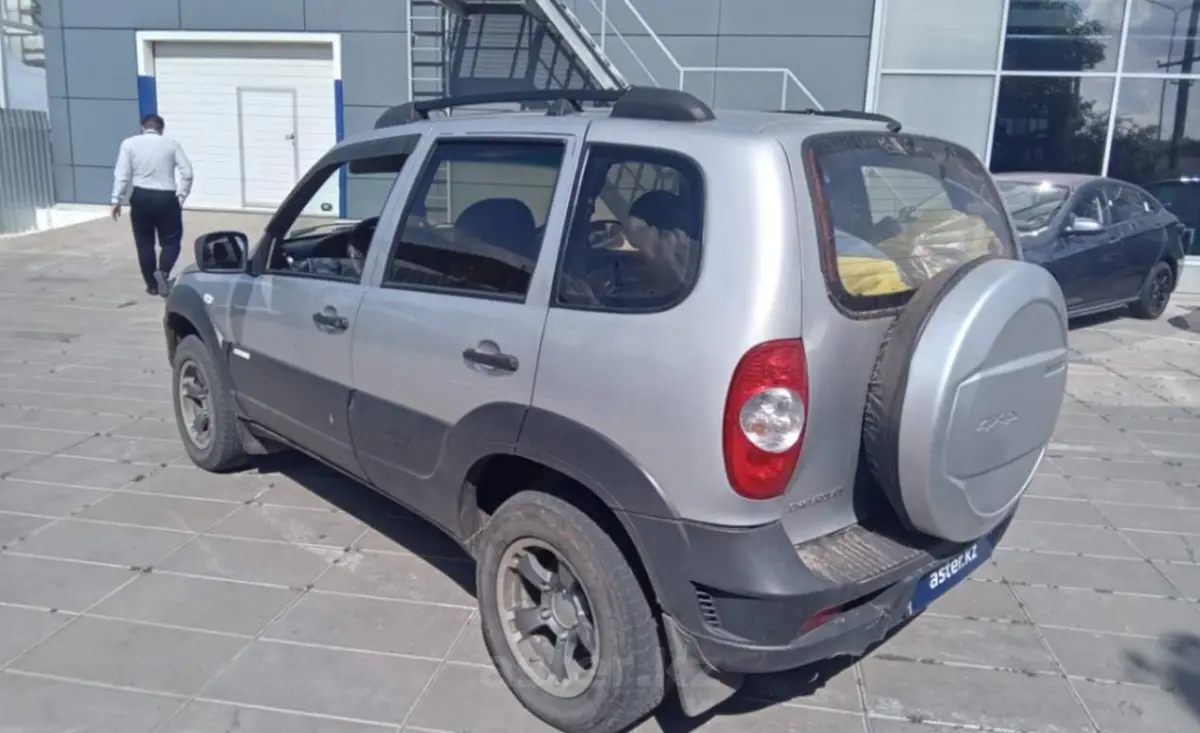 Chevrolet Niva 2012