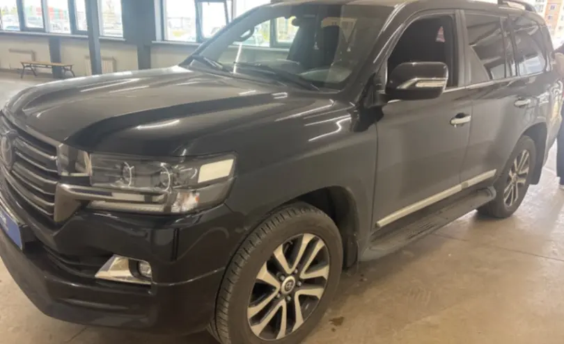 Toyota Land Cruiser 2018 года за 32 000 000 тг. в Астана