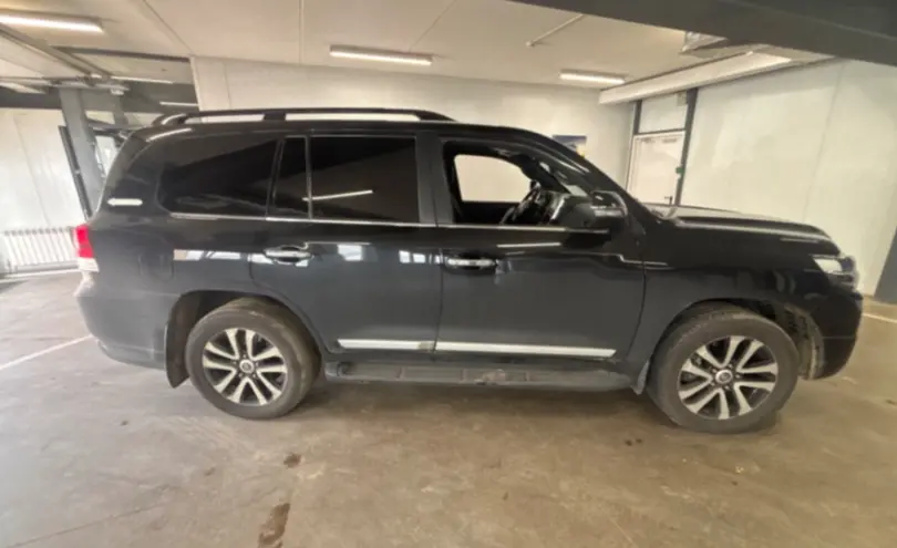 Toyota Land Cruiser 2018 года за 32 000 000 тг. в Астана фото 4