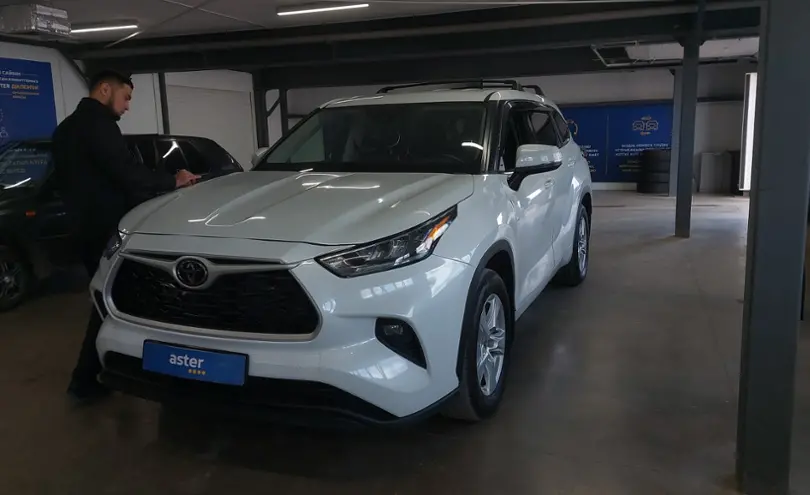 Toyota Highlander 2022 года за 20 000 000 тг. в Астана