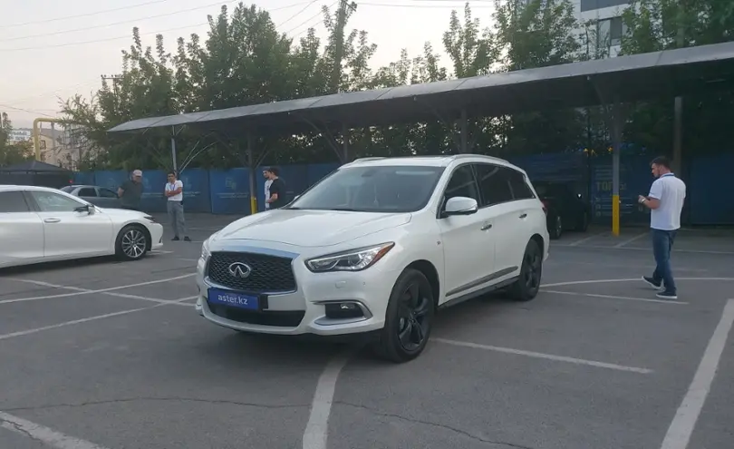 Infiniti QX60 2017 года за 10 000 000 тг. в Алматы