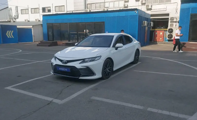 Toyota Camry 2022 года за 15 000 000 тг. в Алматы