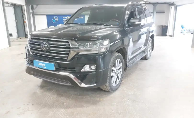 Toyota Land Cruiser 2017 года за 35 000 000 тг. в Астана