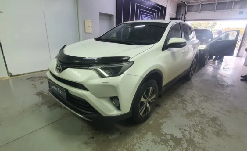 Toyota RAV4 2018 года за 11 000 000 тг. в Павлодар