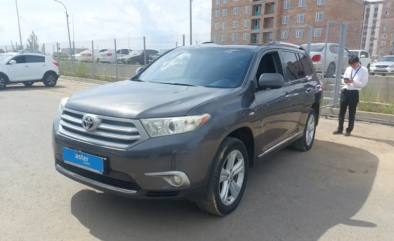 Toyota Highlander 2013 года за 13 200 000 тг. в Астана