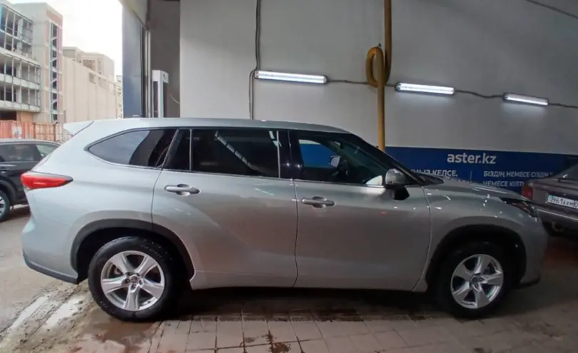 Toyota Highlander 2022 года за 25 000 000 тг. в Астана фото 4