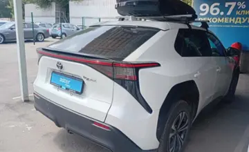 Toyota bZ4X 2023 года за 10 000 000 тг. в Алматы