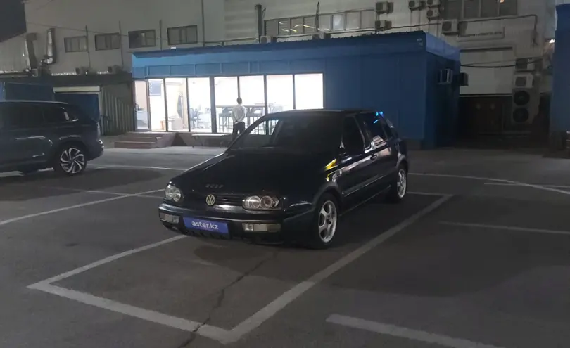 Volkswagen Golf 1995 года за 1 800 000 тг. в Алматы