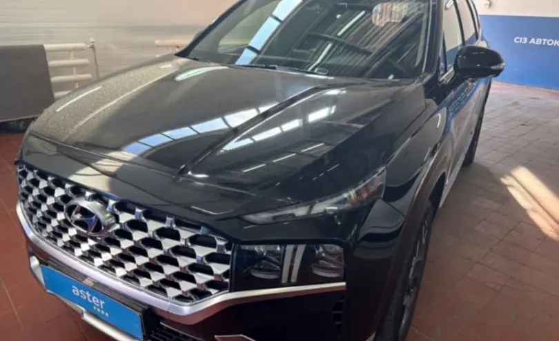 Hyundai Santa Fe 2021 года за 15 300 000 тг. в Астана