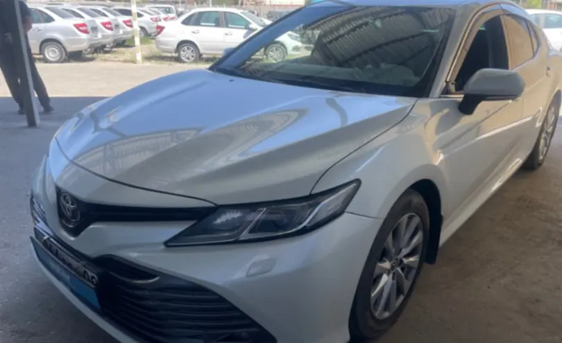 Toyota Camry 2018 года за 13 000 000 тг. в Тараз