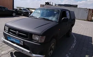 Toyota Hilux 2000 года за 2 500 000 тг. в Караганда фото 1