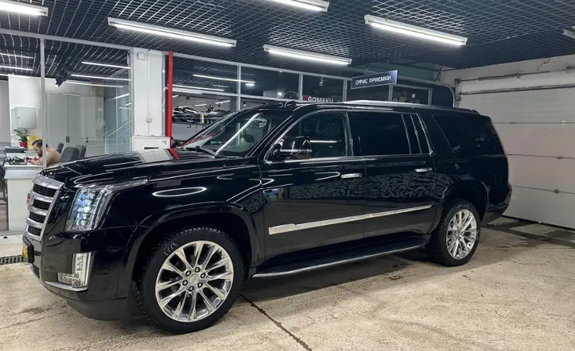 Cadillac Escalade 2020 года за 29 000 000 тг. в Астана