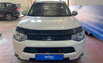 Mitsubishi Outlander 2012 года за 8 000 000 тг. в Астана фото 2
