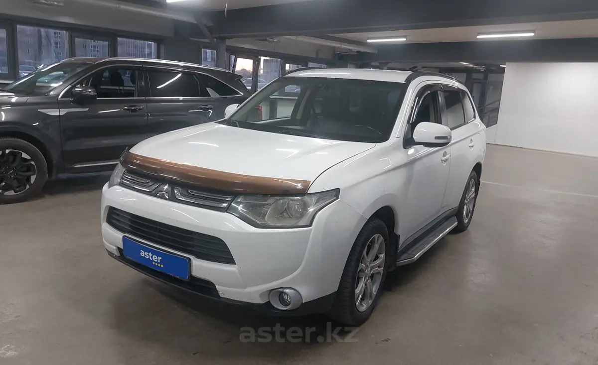Mitsubishi Outlander 2013 года за 6 900 000 тг. в Астана