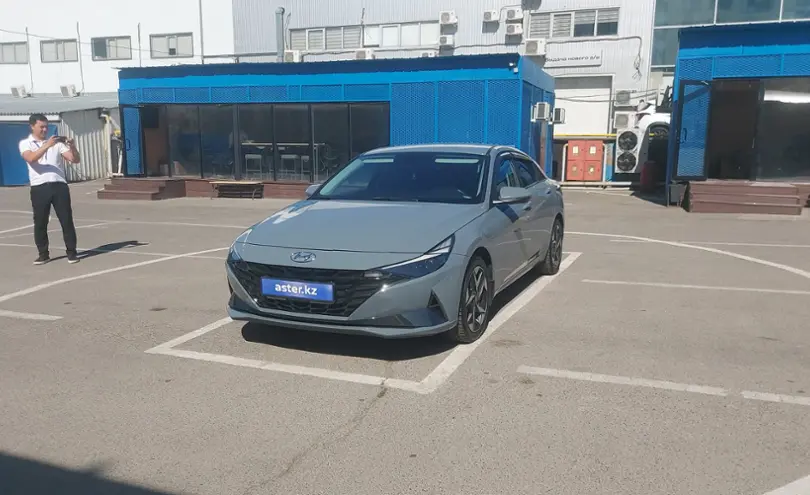 Hyundai Elantra 2022 года за 11 000 000 тг. в Алматы