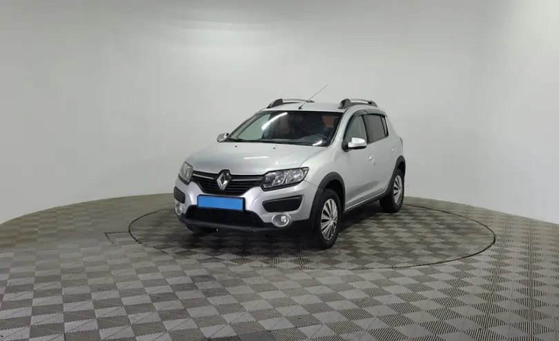Renault Sandero 2015 года за 2 990 000 тг. в Алматы