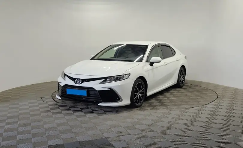 Toyota Camry 2022 года за 12 500 000 тг. в Алматы