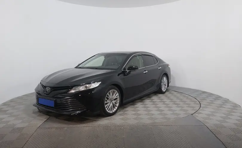 Toyota Camry 2019 года за 12 490 000 тг. в Астана