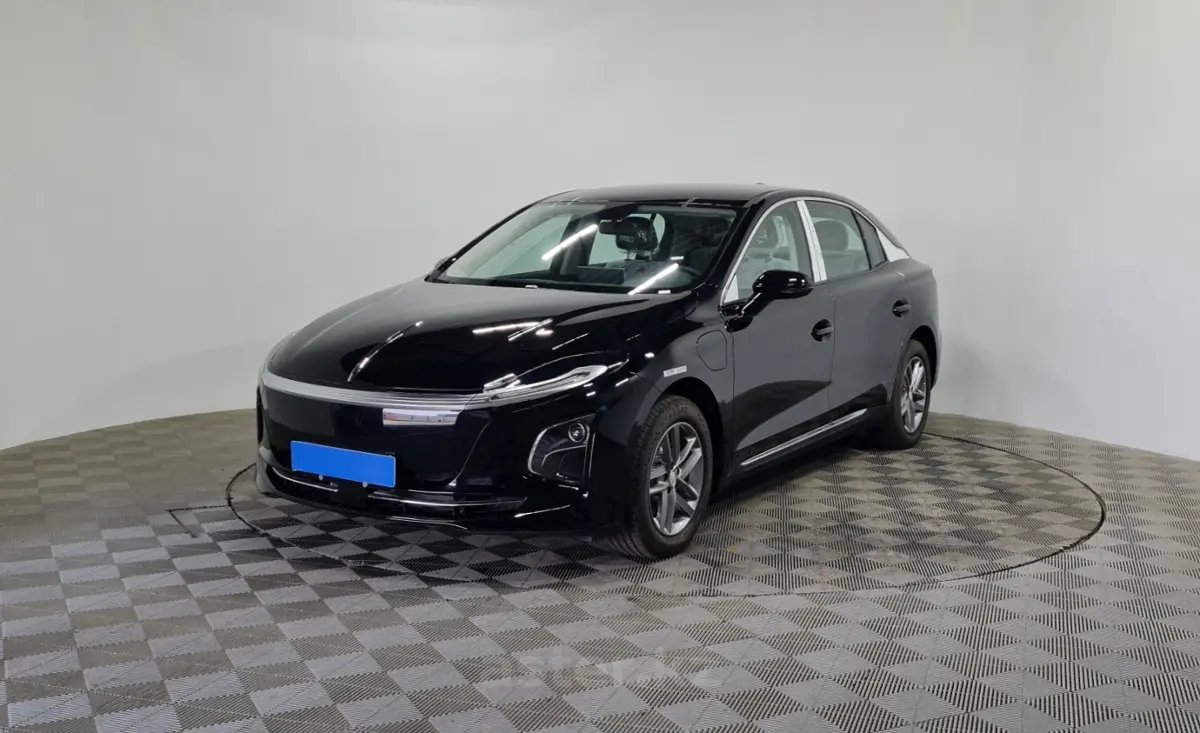 2025 Hongqi E-QM5