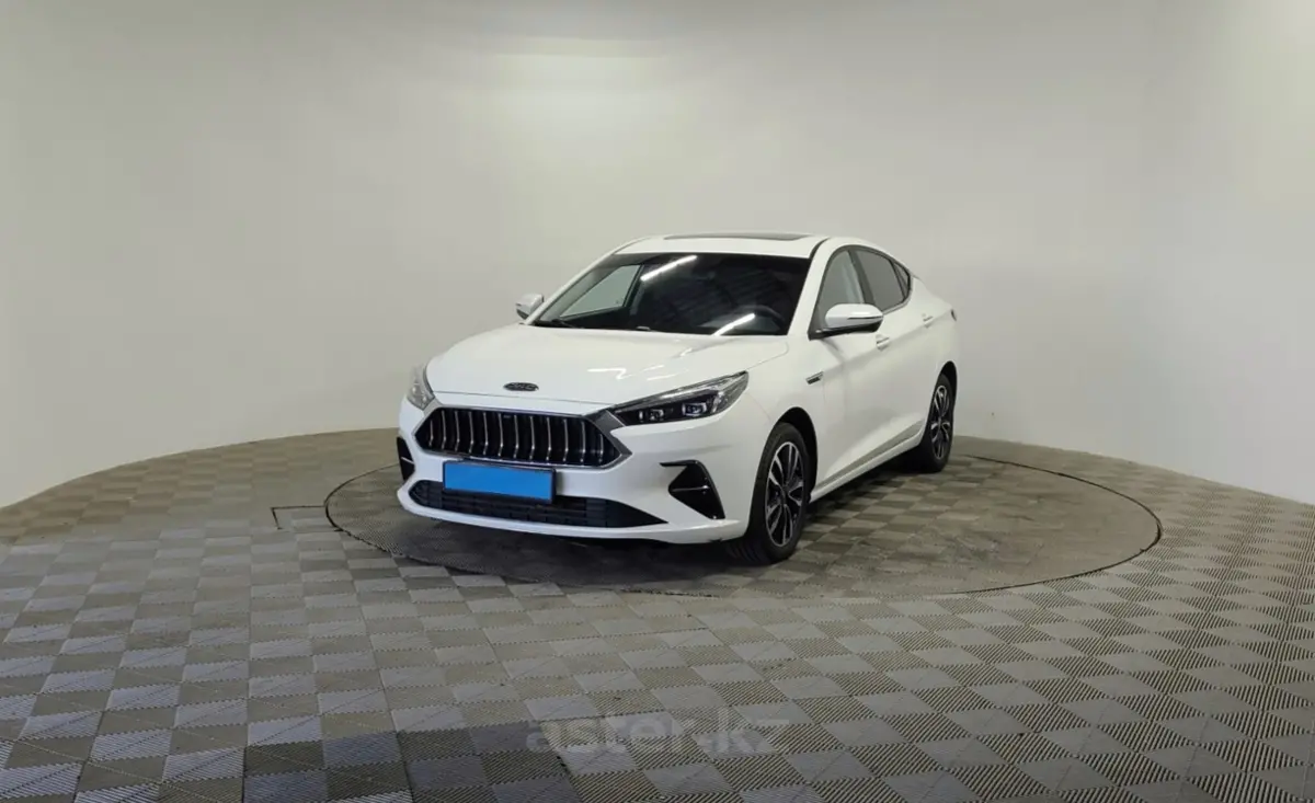 2021 JAC J7