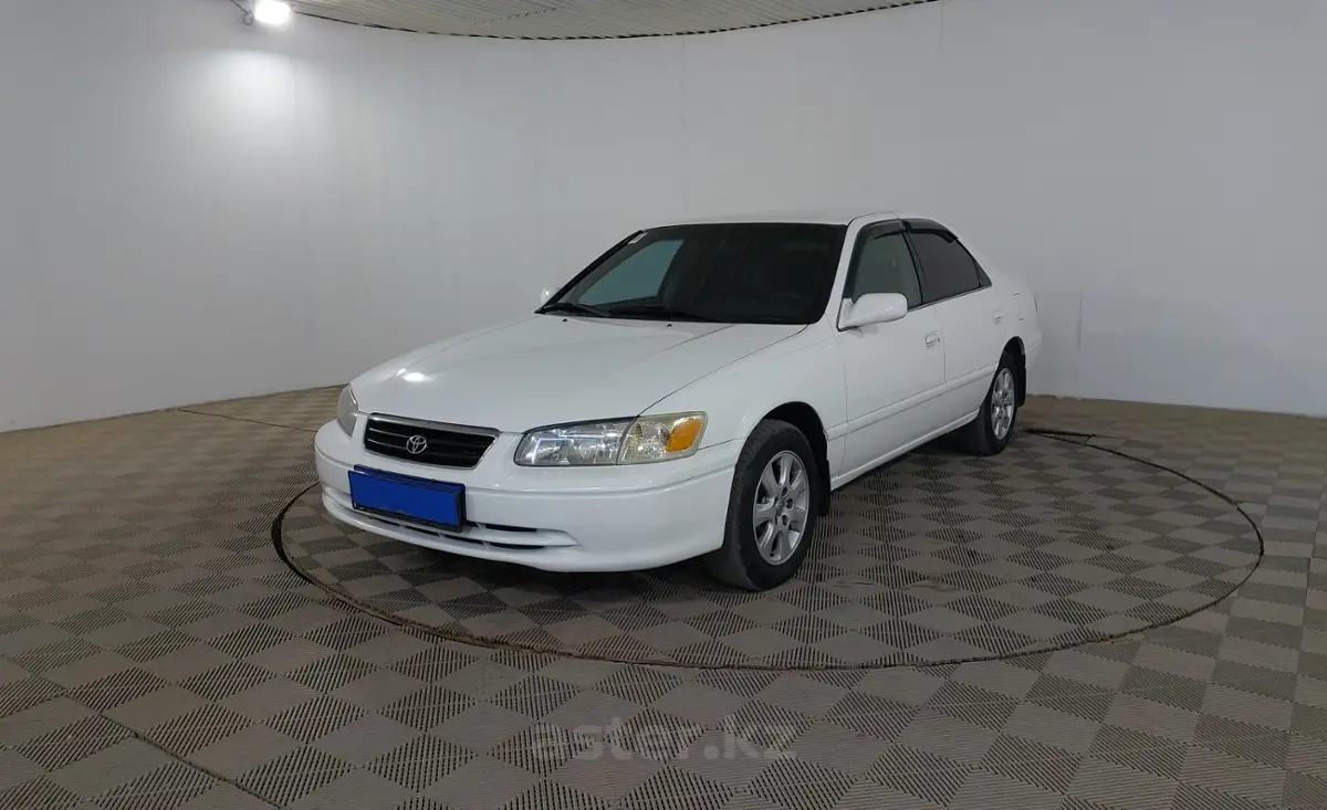 2000 Toyota Camry