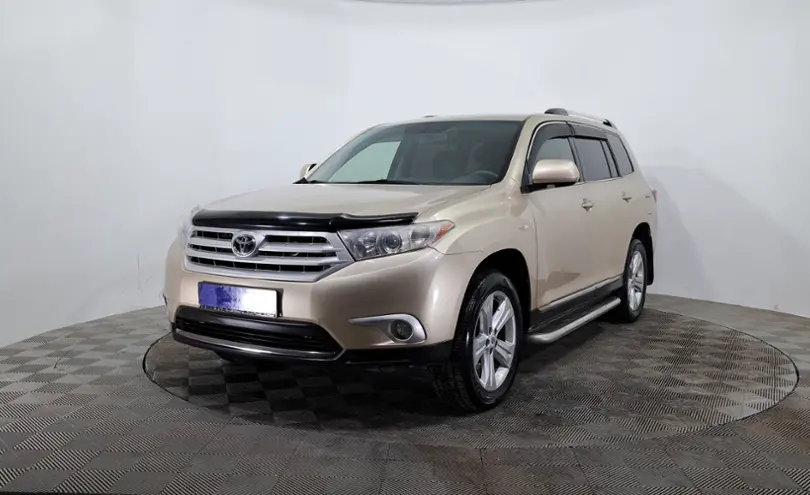 Toyota Highlander 2011 года за 10 790 000 тг. в Астана