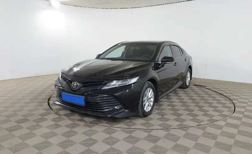 Toyota Camry 2020 года за 13 990 000 тг. в Шымкент