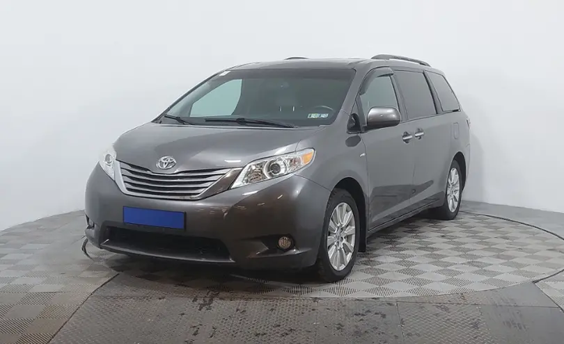 Toyota Sienna 2017 года за 15 900 000 тг. в Астана