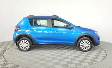 Renault Sandero 2015 года за 3 880 000 тг. в Караганда фото 4