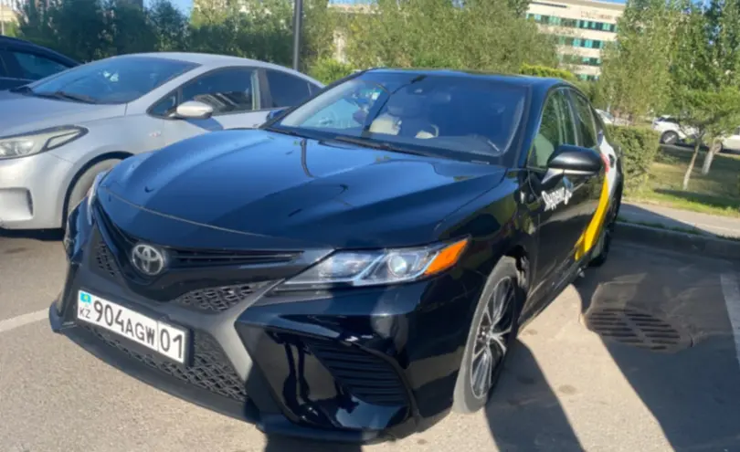 Toyota Camry 2019 года за 11 500 000 тг. в Астана