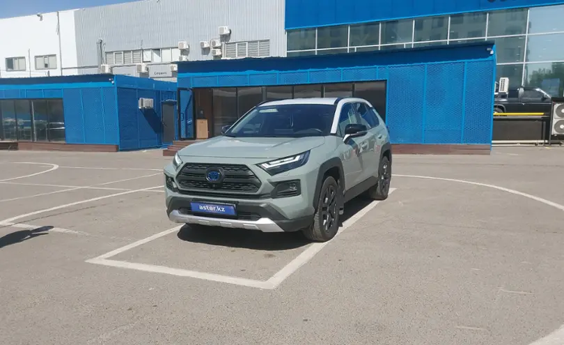 Toyota RAV4 2022 года за 21 000 000 тг. в Алматы