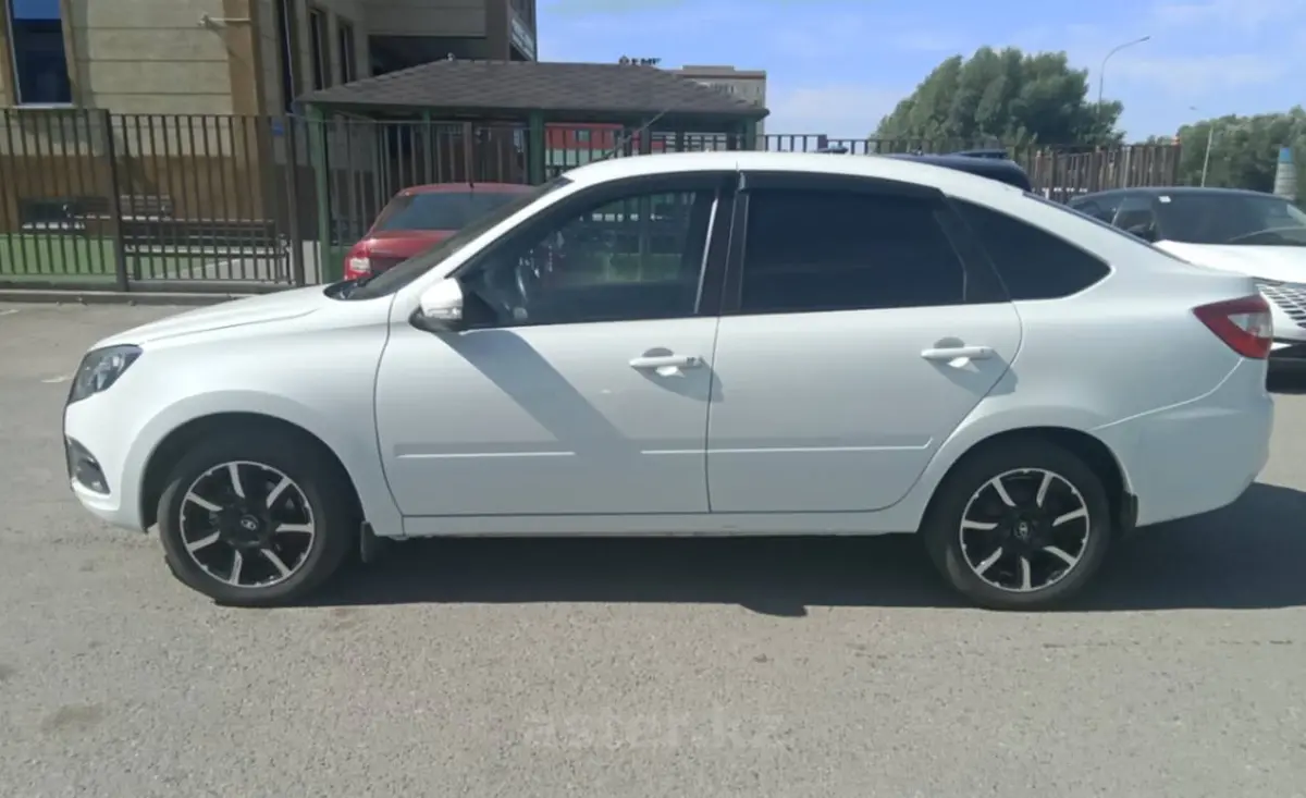 Lada (VAZ) Granta 2023