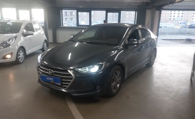 Hyundai Elantra 2018 года за 8 000 000 тг. в Астана