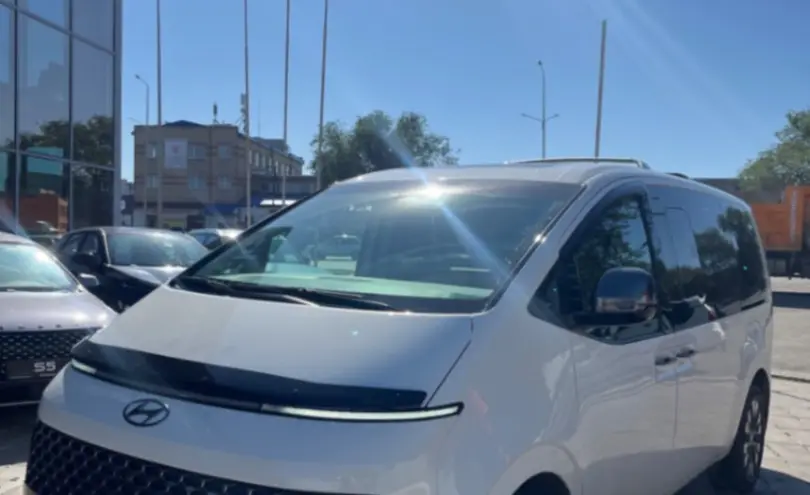 Hyundai Staria 2022 года за 19 500 000 тг. в Уральск