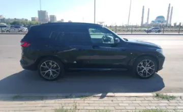 BMW X5 2021 года за 45 000 000 тг. в Астана фото 4