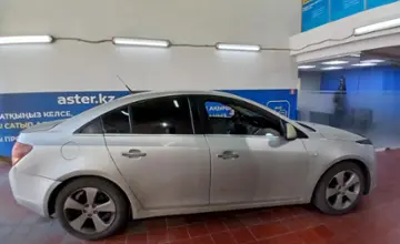 Chevrolet Cruze 2011 года за 3 000 000 тг. в Астана фото 4