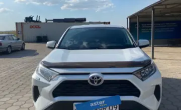 Toyota RAV4 2021 года за 15 400 000 тг. в Караганда фото 2