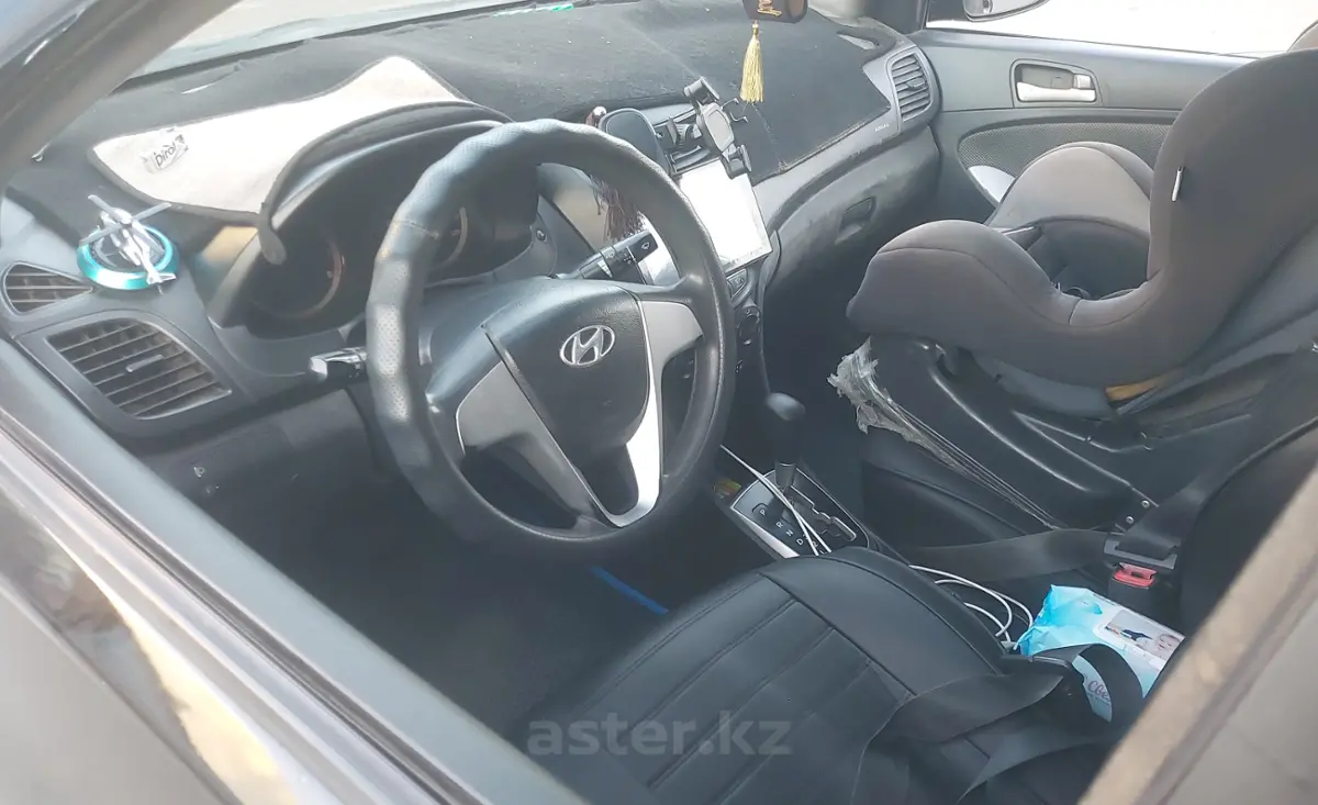 Купить Hyundai Accent 2011 года в Алматы, цена 4000000 тенге. Продажа Hyundai Accent в Алматы - Aster.kz. №c1233867 Hyundai Accent 2011 года за 4 000 000 тг. в Алматы - фото 4
